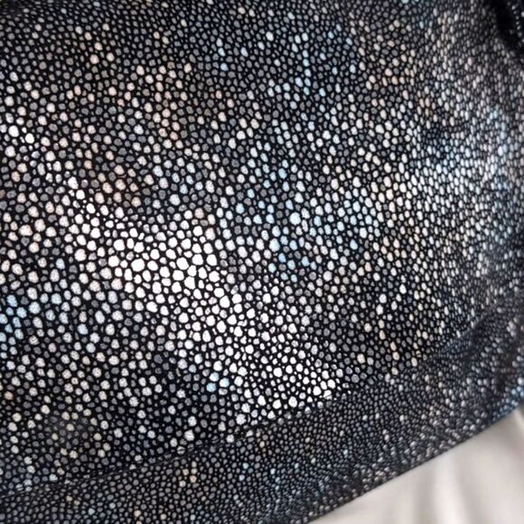Cofi Leather Metallic Stingray Pattern Embossed Leather  Stunning Crossbody NWOT - Picture 7 of 17